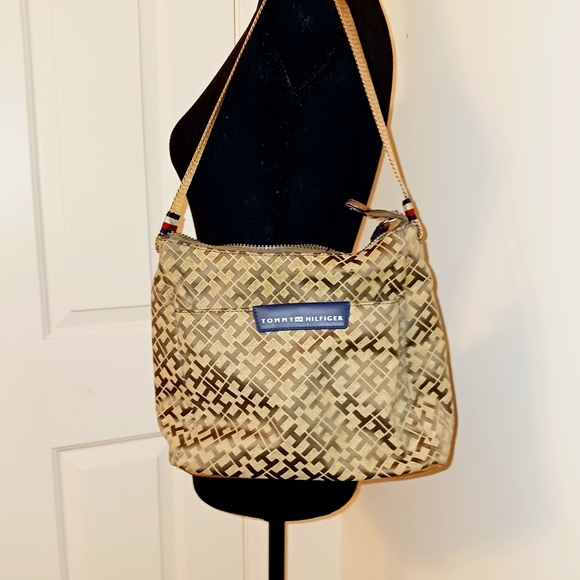 Tommy Hilfiger handbag - Picture 2 of 5